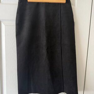 Aritzia Black Knee-Length Skirt – Size 2